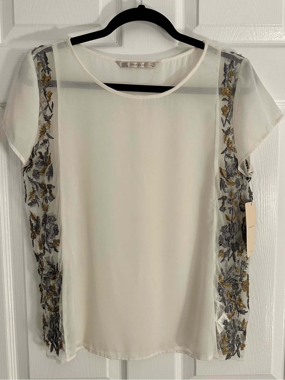 NWT Zara top with metallic embroidery